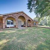 Quiet Oklahoma Home - Close to Golf Courses!