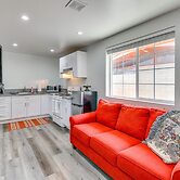 Sleek San Fernando Studio ~ 14 Mi to Universal