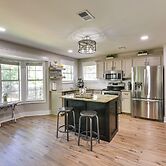 Charming Coastal Home: 6 Mi to Choctawhatchee Bay!
