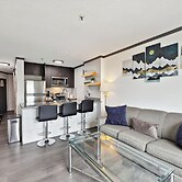 Cozy Snowshoe Condo Rental: Walk to Chair Lift!