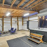 Washington Retreat: Fire Pit, Hot Tub & Ping Pong!