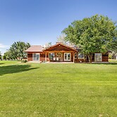 Montrose Retreat w/ Stunning Mountain Views!