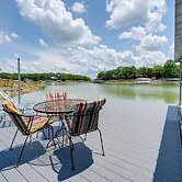 Yard, Dock & Boat Slip: Lake Bridgeport Cabin!