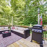 Fire Pit & Mtn Views: North Carolina Abode!