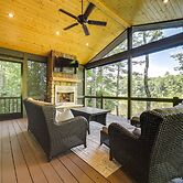 Grill + Water Views: Chinquapin Resort Home