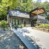 Walk to Downtown Brevard: Apt w/ Patio & Fire Pit!