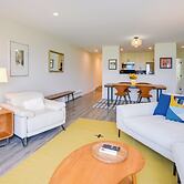 Newly Renovated Bartlett Condo w/ Mountain Views!