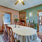 Dtwn Victorian Home - 1 Mi to Lake Michigan Beach!