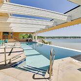 Gorgeous Onekama Condo w/ Pool & Lake Access!