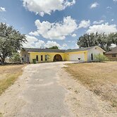 Screened Porch: Remote Harlingen House!