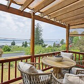 Crystal Lake Vacation Rental, 3 Mi to Betsie River