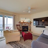 Beachfront Onekama Vacation Rental w/ Balcony!