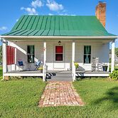 Tranquil Cottage in Virginia Countryside w/ Pond!