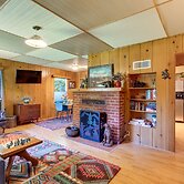 Vintage Cottage by Leaburg Canal w/ Large Yard!