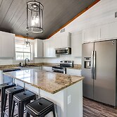 Pet-friendly Texas Home w/ Furnished Patio & Grill