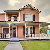 Lake Charles Vacation Rental - Walk to the Lake!