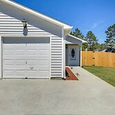 Updated Hubert Vacation Rental 5 Mi to Beaches!