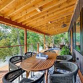 Modern, Riverfront Family House w/ Balcony & Grill