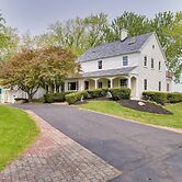 Pistakee Lake Estate w/ Boat Dock & Hot Tub!