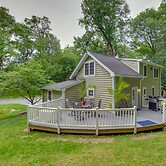 Charming Manheim Cottage w/ On-site Animal Viewing