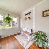 Historical Magnesia Springs Home, Near Kayaking!