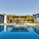 Shared Outdoor Pool & Patio: Whitney Retreat!