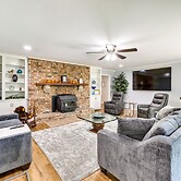 Expansive Fayetteville Retreat: 11 Mi to U of A!