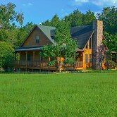 Pet-friendly Jefferson Home Near Lake O the Pines