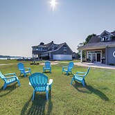 Waterfront Jackson Mansion: Patio, Grill, Dock!
