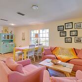 Hawthorne Retreat w/ Casita + Lake Winnott Access!