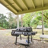 Charming Oregon Home w/ Private Pickleball Court!