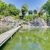'lockes Glen' - Lakefront Geneva Getaway w/ Dock!