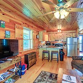 Wraparound Deck & Hot Tub: Blue Ridge Mtn Cabin