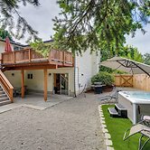 Kenmore Retreat w/ Shared Hot Tub - 1 Mi to Lake!