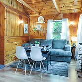 Fire Pit, Deck & Grill: Cozy Twain Harte Cabin!