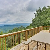 Mountain Retreat w/ Fire Pit in Flat Rock!