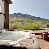Luxury Vermont Vacation Rental: Private Hot Tub!