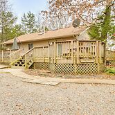 Serene Yellville Retreat w/ Hot Tub on 85 Acres