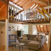 Cozy Tennessee Cabin w/ Deck, Grill & Fire Pit!