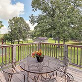 Rural Melbourne House With Deck!