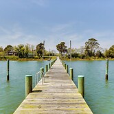 Stunning Chesapeake Bay Farmhouse w/ Dock & Kayaks
