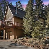 Hike, Ski & Unwind: Cabin w/ Hot Tub in Pioneer!