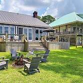 Pamlico River Vacation Rental w/ Deck & Fire Pit