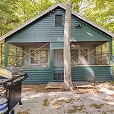 Southold Cottage w/ Patio & Grill - Walk to Beach!