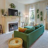 Walk to Restaurants & Shops: Apt in Pennsylvania!