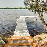 Lakefront Pearson Cottage w/ Swim Dock + Kayaks!