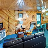 Cozy Green Bank Cabin ~ 2 Mi to Observatory!