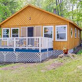 Charming Michigan Cottage w/ Sunroom & Lake Access