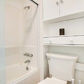 Lovely Crescent Bar Condo w/ Community Amenities!