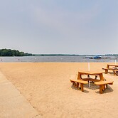 Chippewa Lake Cottage w/ Fire Pit!